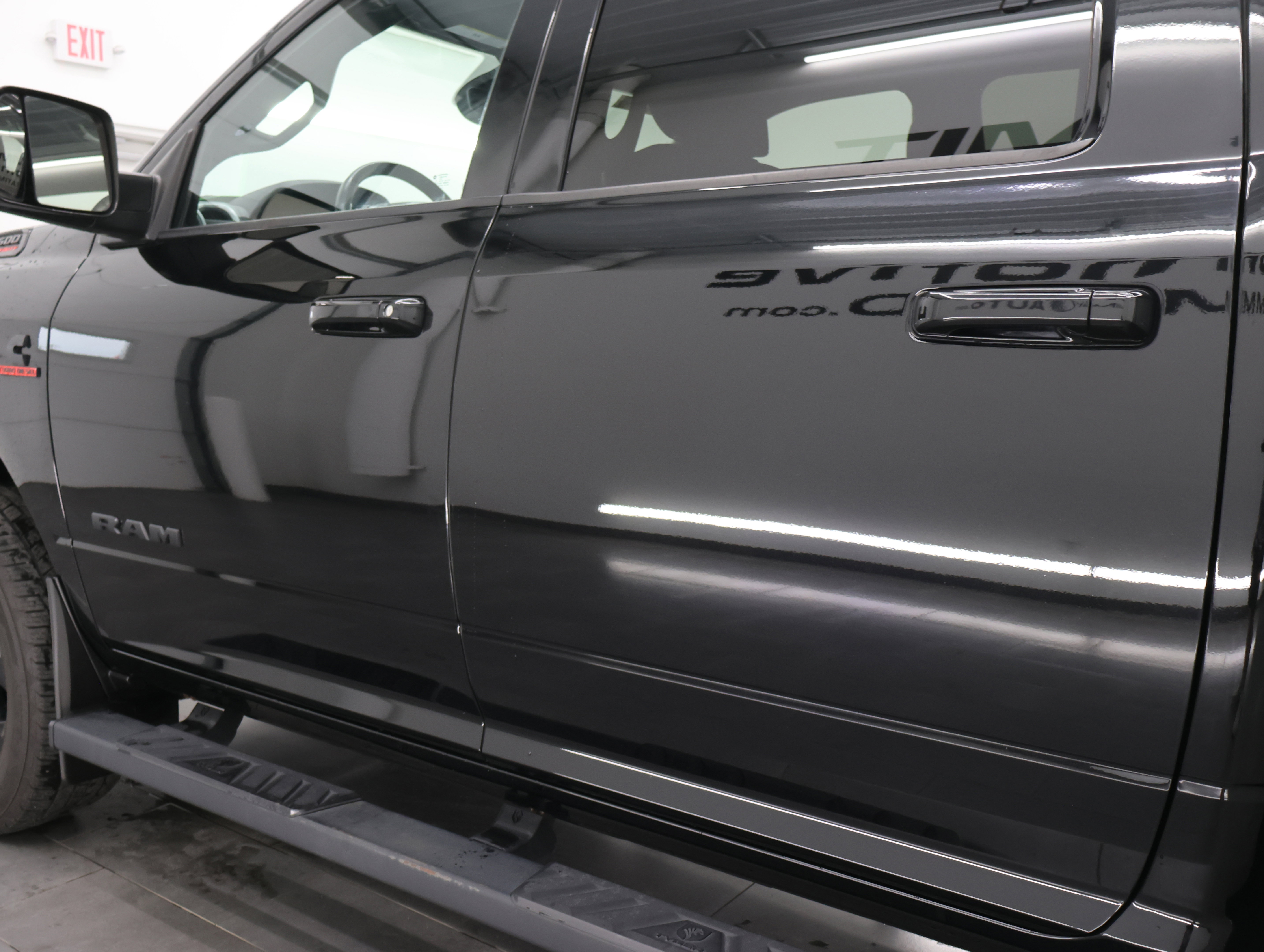 Used 2020 RAM 2500 Big Horn w/ Night Edition AWD/4WD image 34