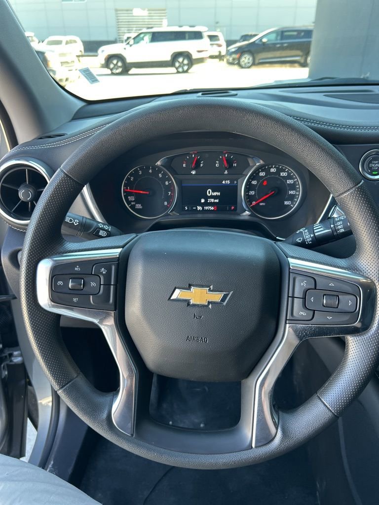 Used 2025 Chevrolet Blazer LT image 9