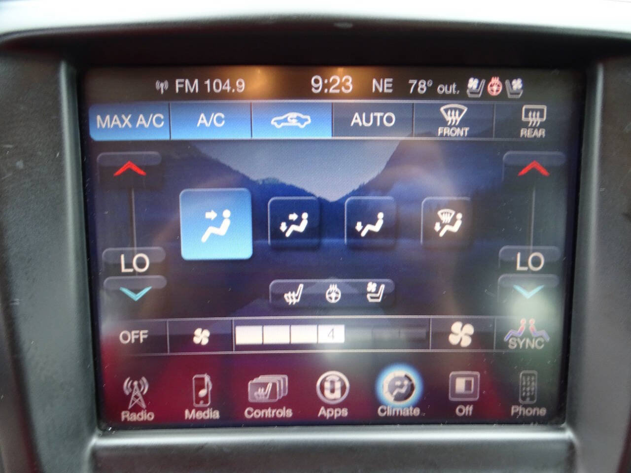 Used 2016 Chrysler 200 C w/ Premium Group FWD image 26