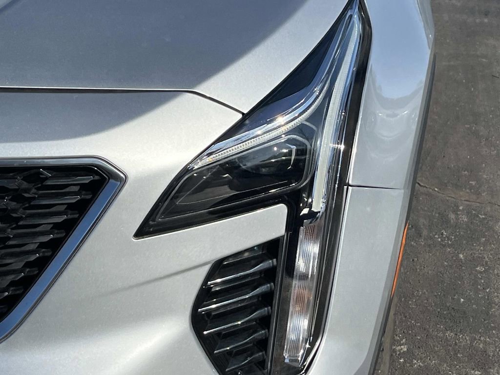 Used 2019 Cadillac XT4 Premium Luxury w/ Enhanced Visibility Package image 9