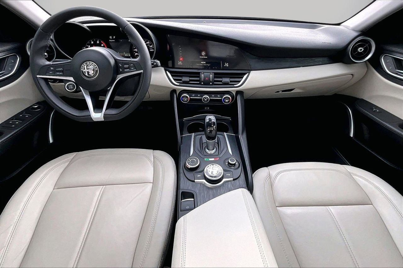 Used 2019 Alfa Romeo Giulia RWD image 14