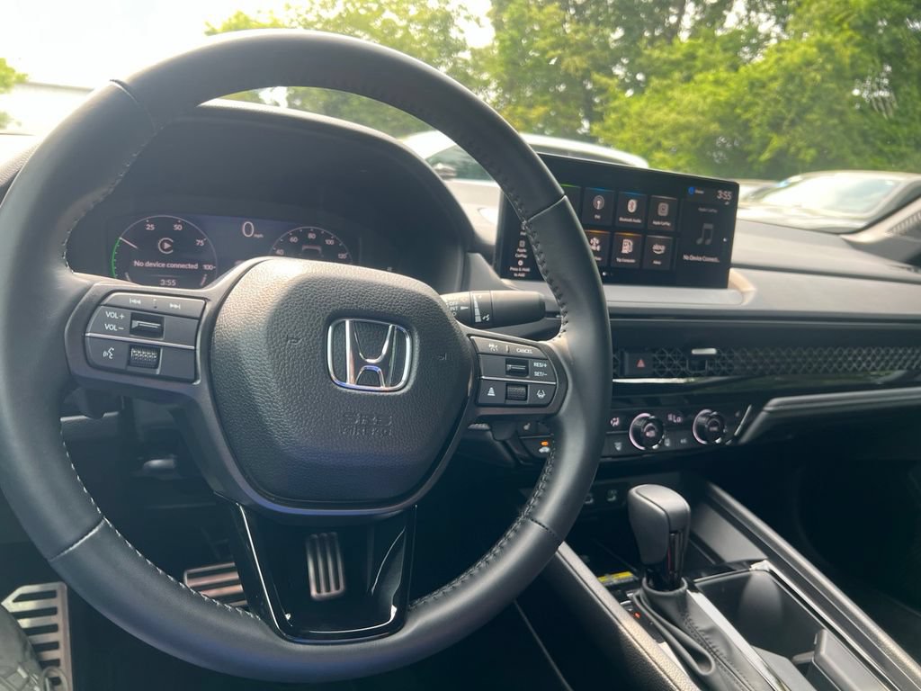 Used 2025 Honda Accord Sport image 27