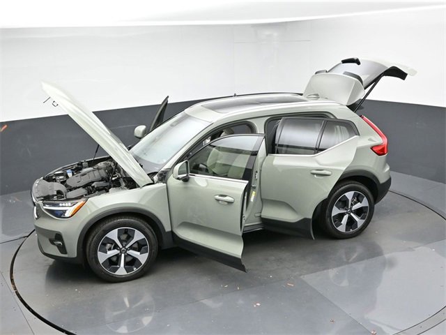 Used 2023 Volvo XC40 B5 Plus w/ Protection Package Premier image 49
