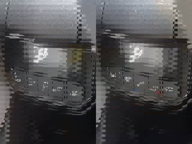 Used 2023 Toyota Highlander Bronze Edition image 14