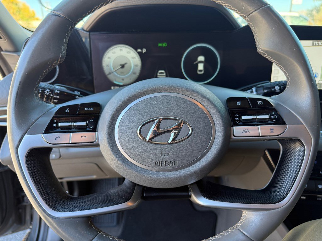 Used 2023 Hyundai Elantra SEL w/ Convenience Package image 19