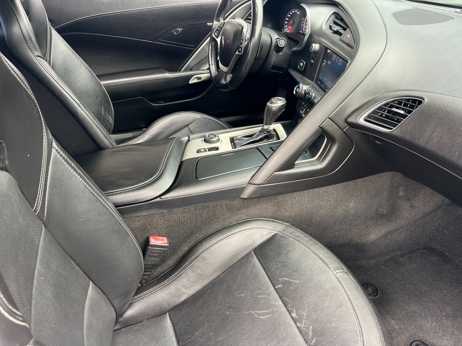Used 2015 Chevrolet Corvette Stingray Coupe RWD image 14