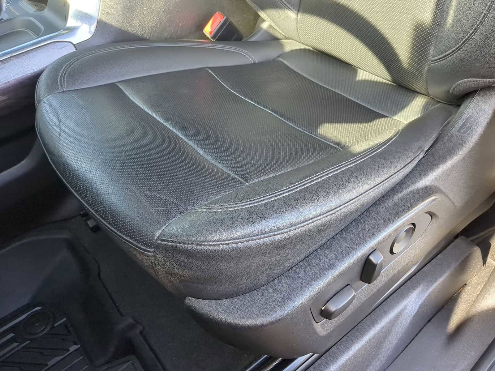 Used 2022 Chevrolet Silverado 1500 LTZ image 13