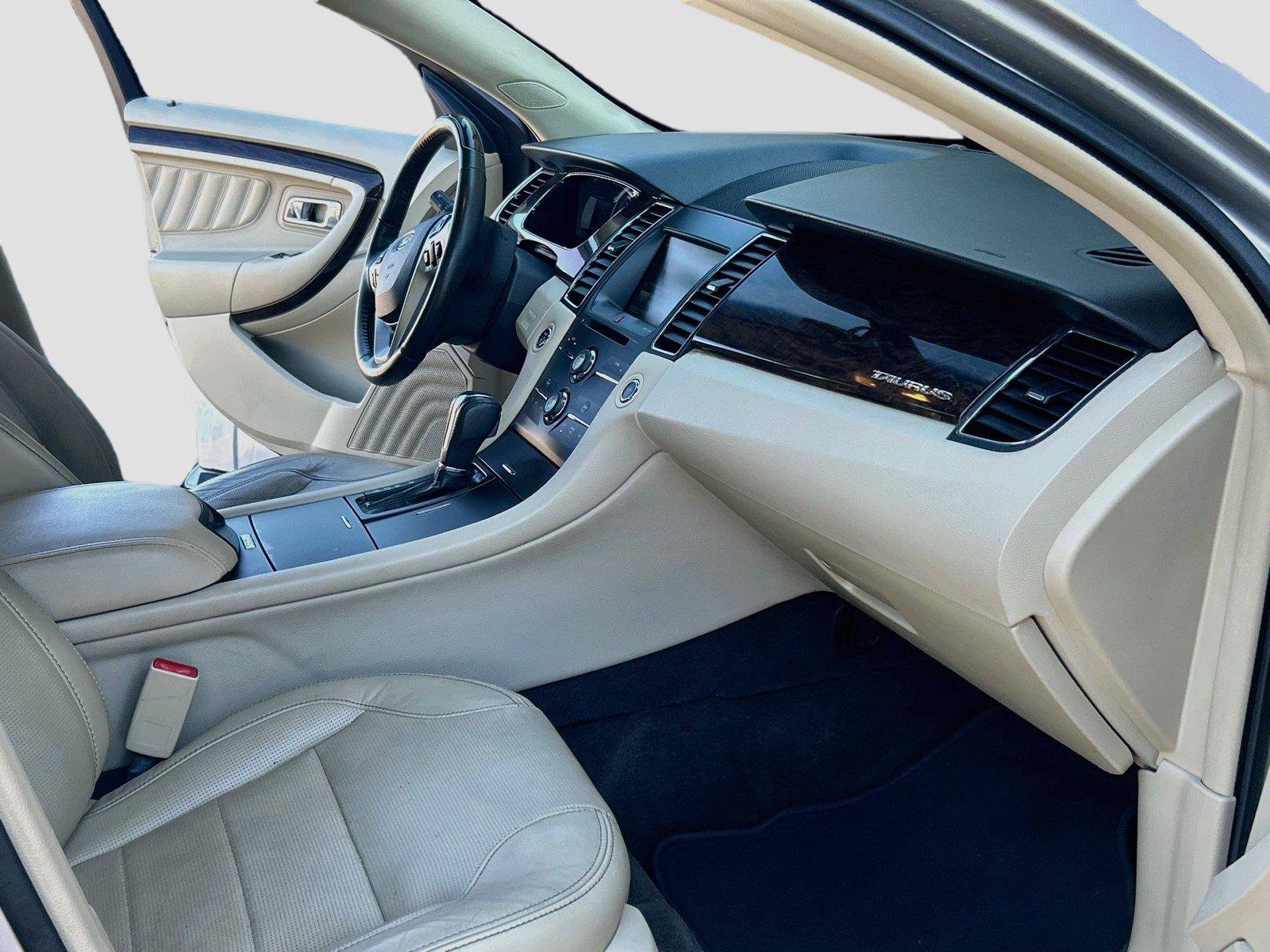 Used 2015 Ford Taurus Limited FWD image 15