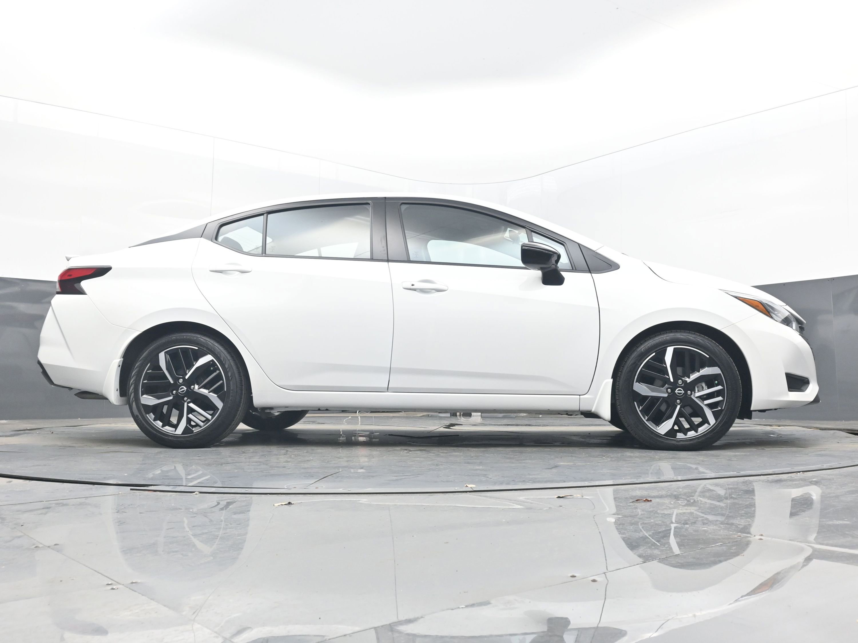 Certified 2025 Nissan Versa SR w/ Trunk Package image 30