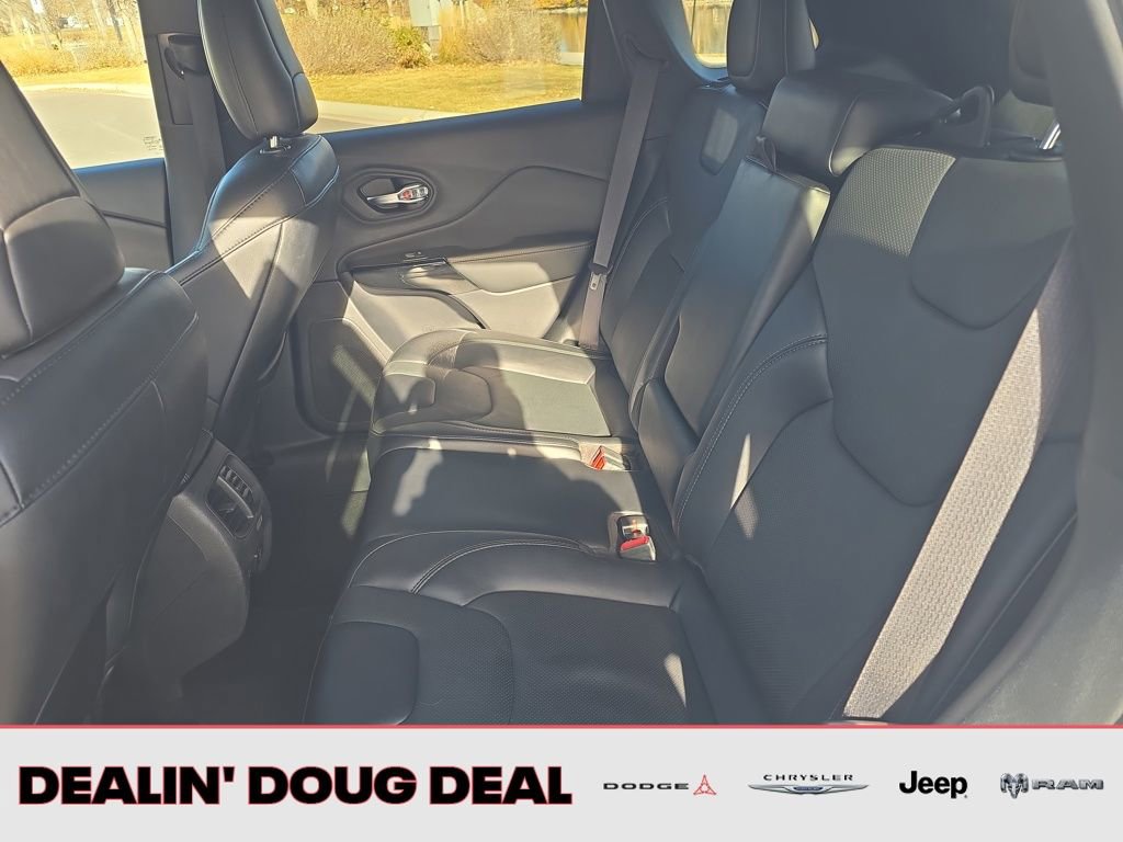 Used 2023 Jeep Cherokee Altitude Lux AWD/4WD image 25