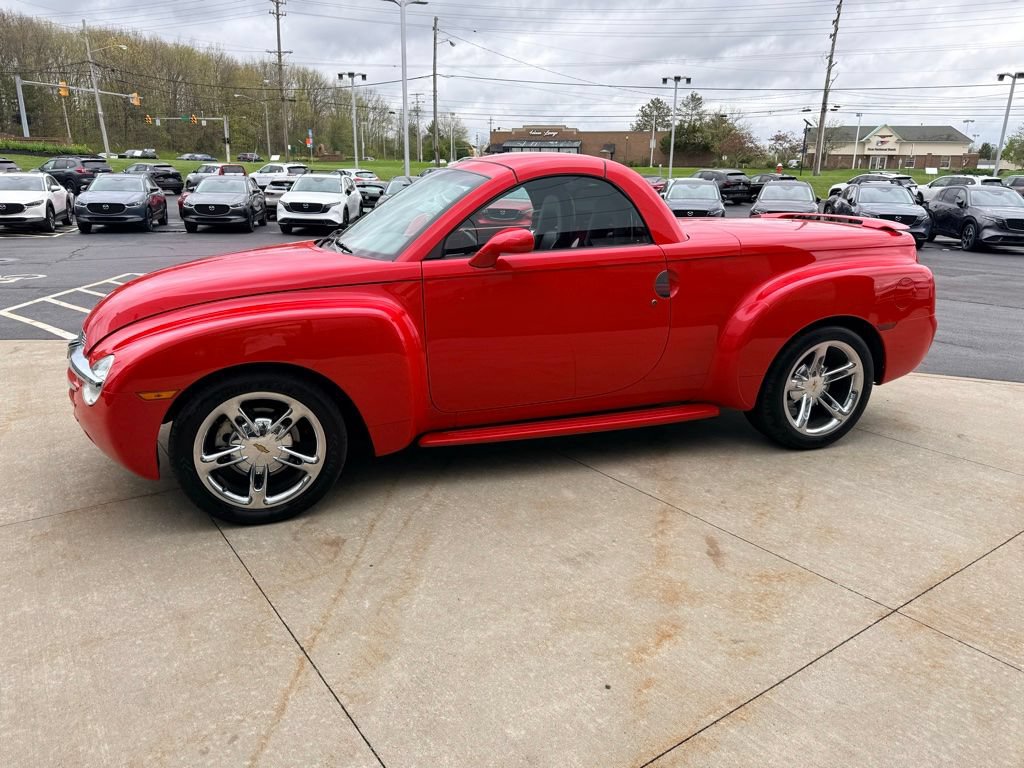 Used 2004 Chevrolet SSR w/ Preferred Equipment Group RWD image 12