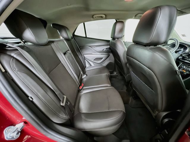 Used 2021 Buick Encore Preferred AWD/4WD image 37