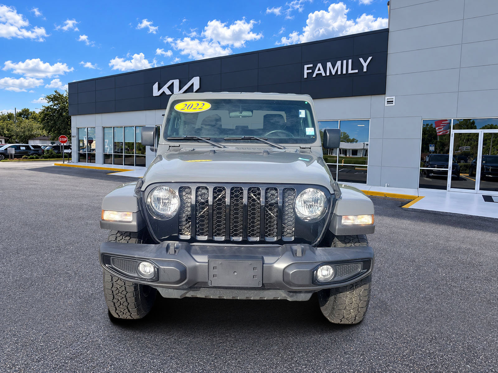 Used 2022 Jeep Gladiator Sport AWD/4WD image 2
