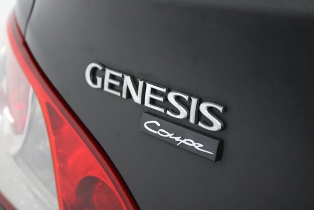 Used 2011 Hyundai Genesis 3.8 RWD image 7