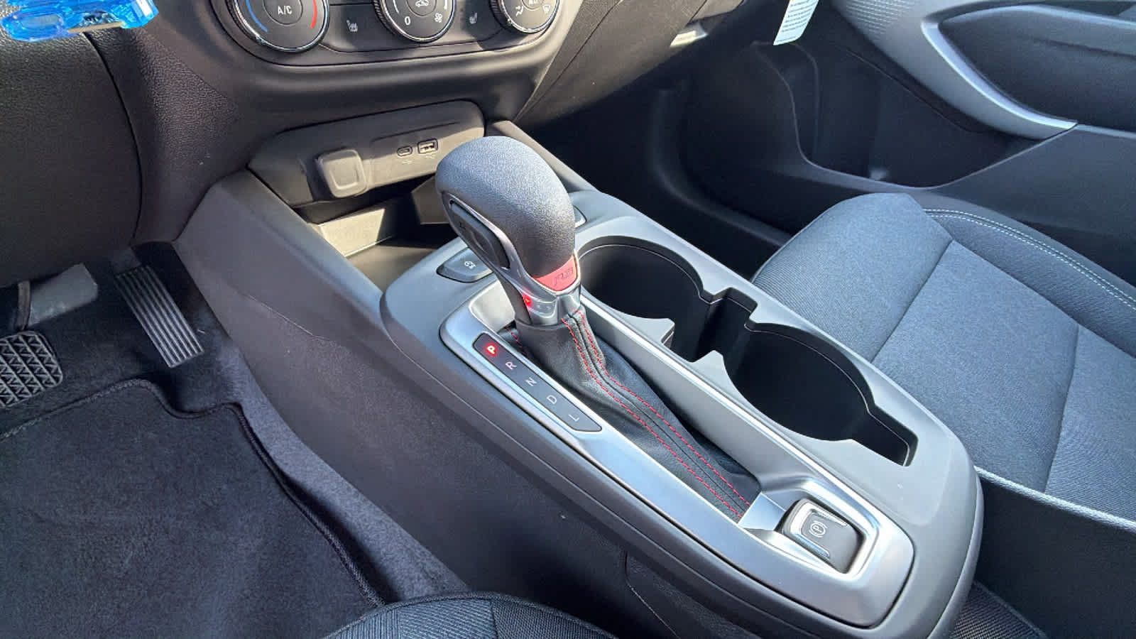 New 2026 Chevrolet Trax RS w/ Sunroof Package FWD image 13