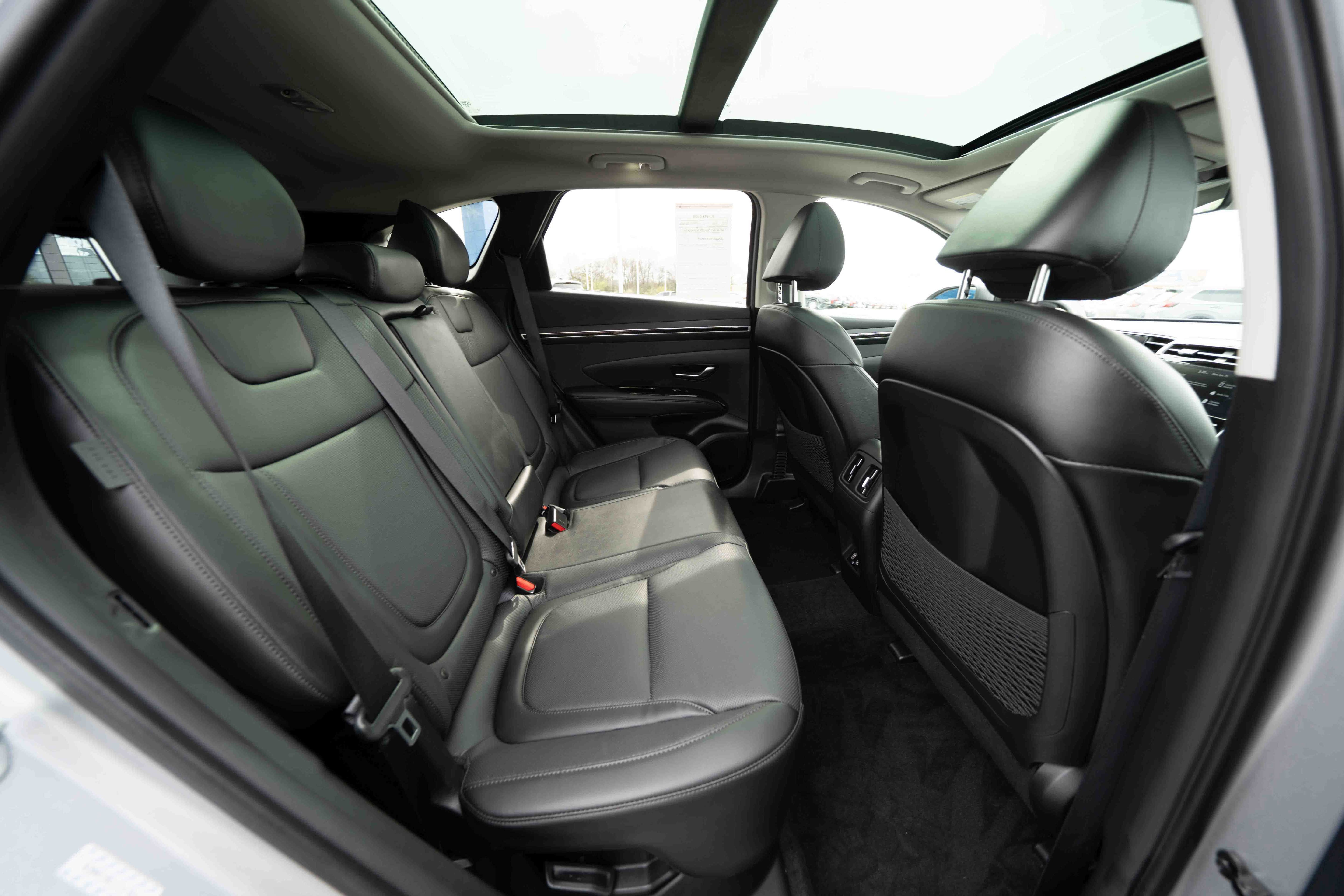 Used 2024 Hyundai Tucson Limited AWD/4WD image 25