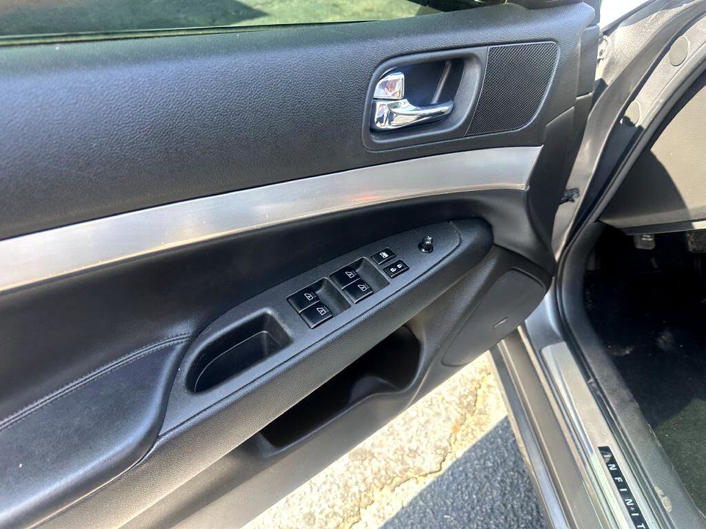 Used 2015 INFINITI Q40 AWD w/ Navigation Package image 15