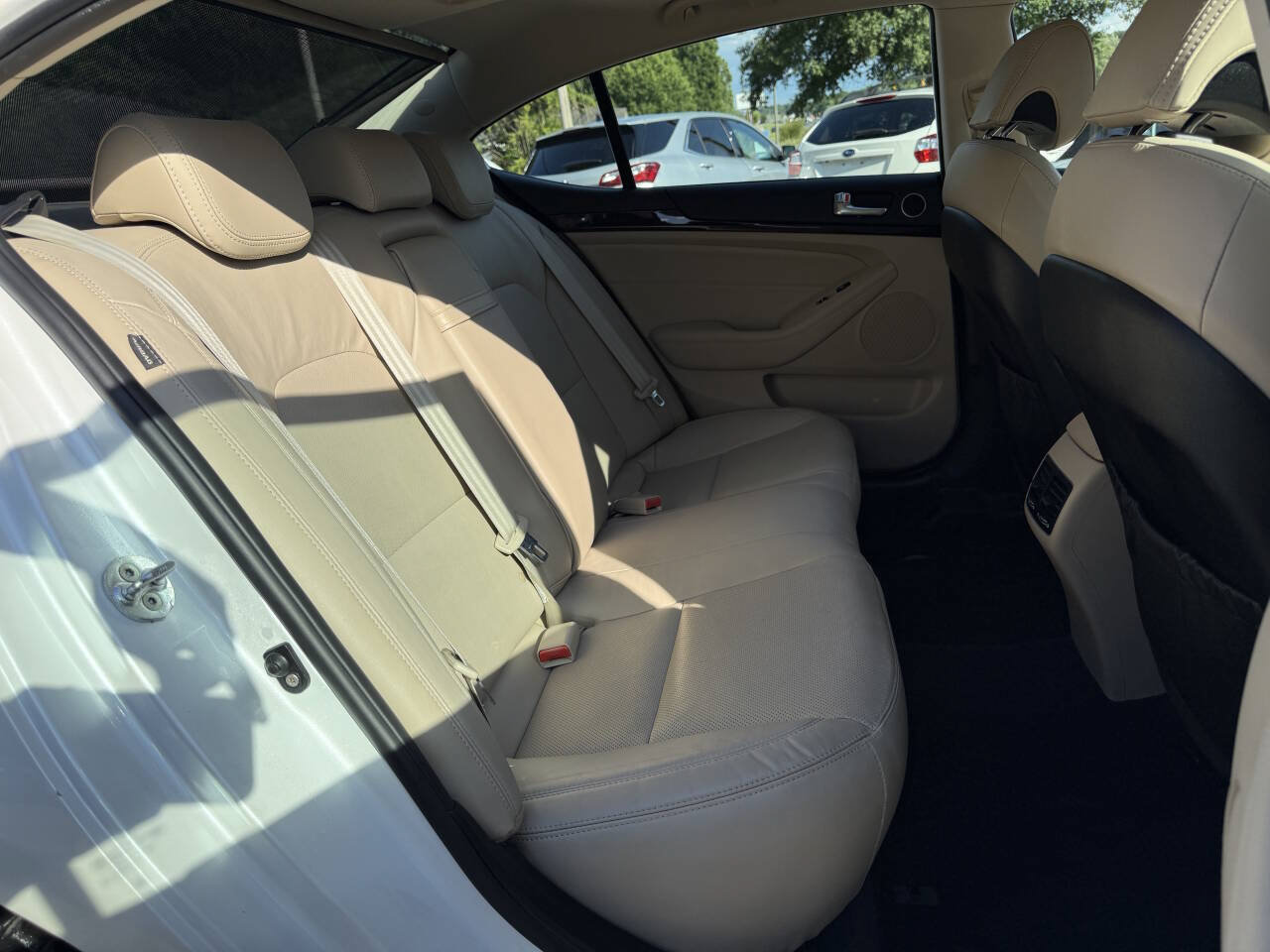 Used 2015 Kia Cadenza Premium w/ Luxury Package FWD image 16