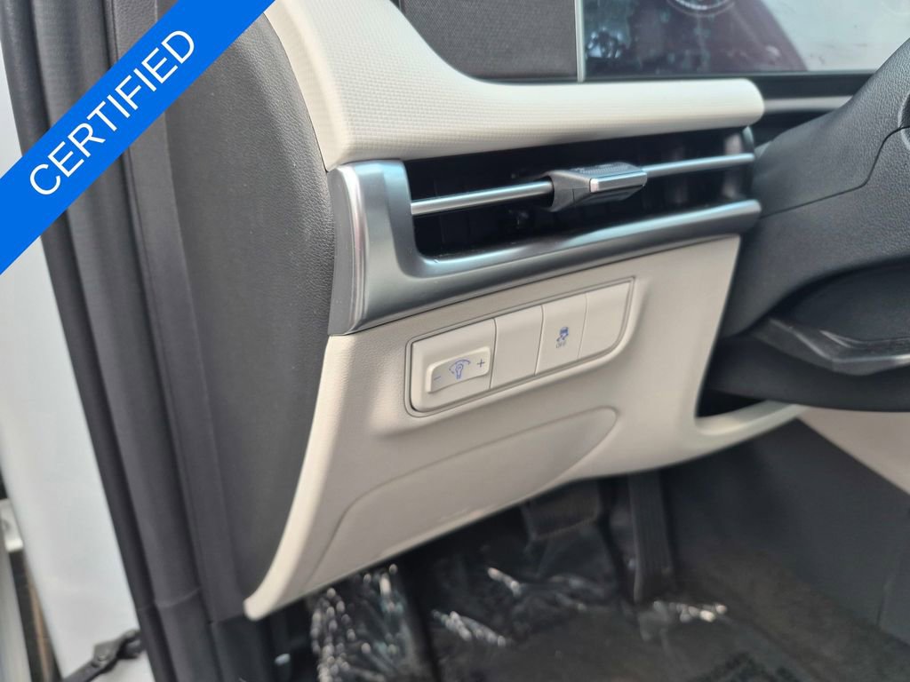 Used 2025 Hyundai Tucson SE image 12