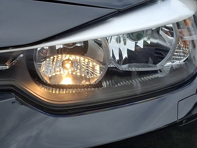 Used 2014 BMW 328i xDrive Sedan AWD/4WD image 9