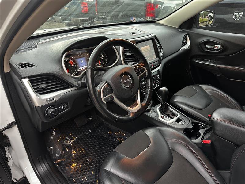 Used 2016 Jeep Cherokee Trailhawk AWD/4WD image 13