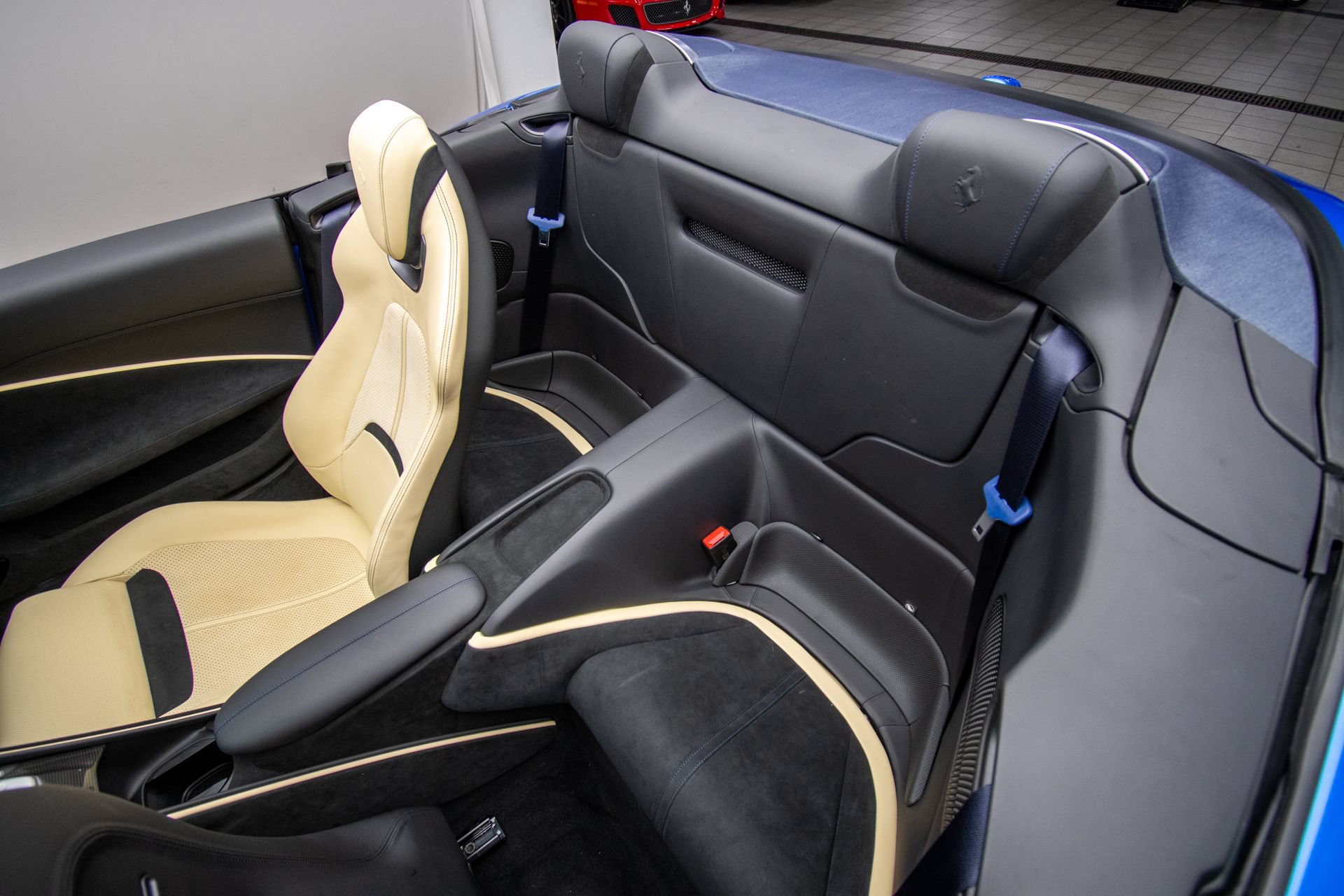 Used 2026 Ferrari Roma Spider RWD image 23