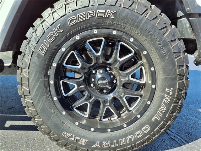 Used 2019 Jeep Wrangler Unlimited Sahara w/ Safety Group image 4