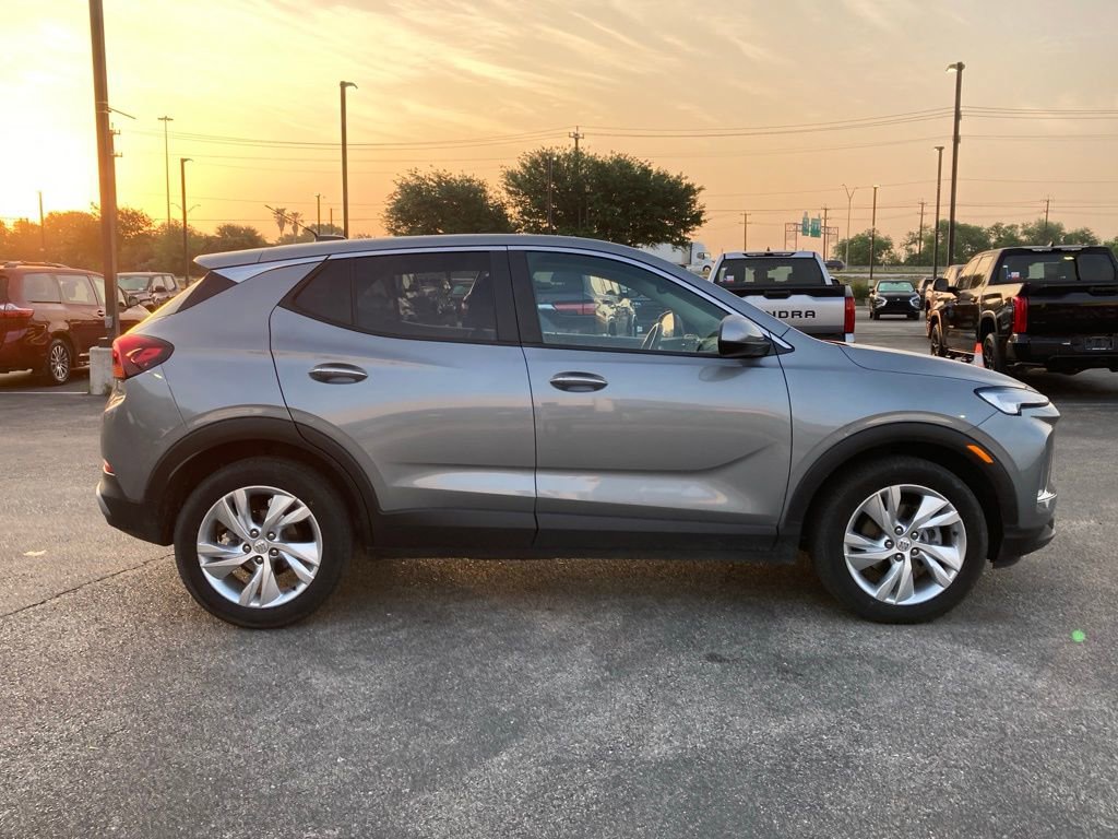 Used 2025 Buick Encore GX Preferred image 4