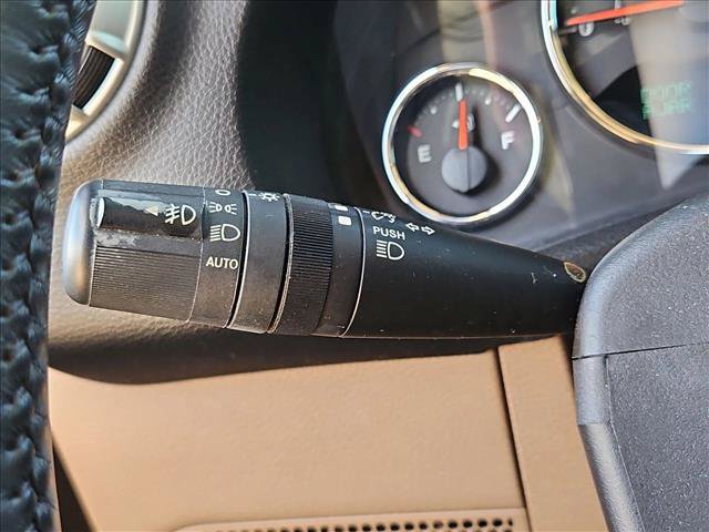 Used 2018 Jeep Wrangler Sahara w/ Connectivity Group AWD/4WD image 18