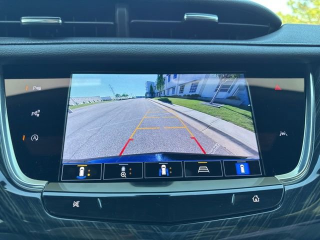 Used 2022 Cadillac XT6 Premium Luxury w/ Technology Package FWD image 12