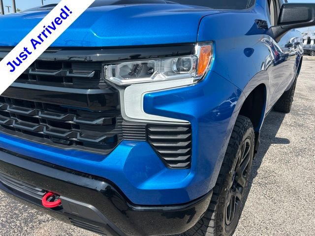 Used 2023 Chevrolet Silverado 1500 LT Trail Boss w/ LPO, Dark Essentials Package AWD/4WD image 9