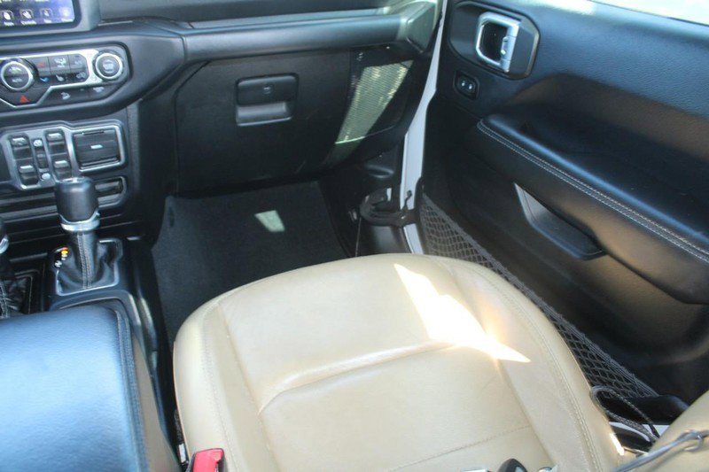 Used 2018 Jeep Wrangler Unlimited Sahara image 16
