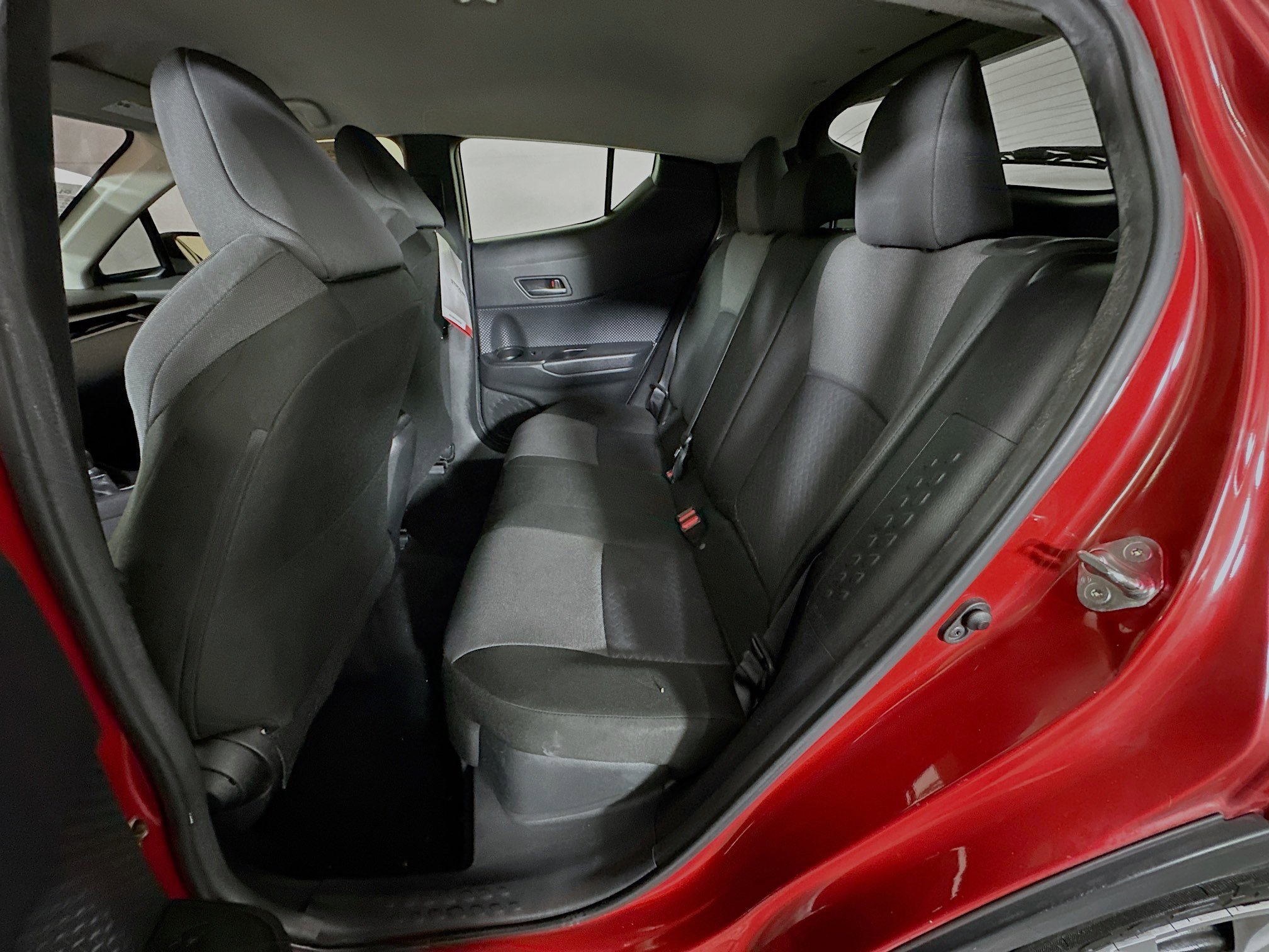 Used 2020 Toyota C-HR LE FWD image 25