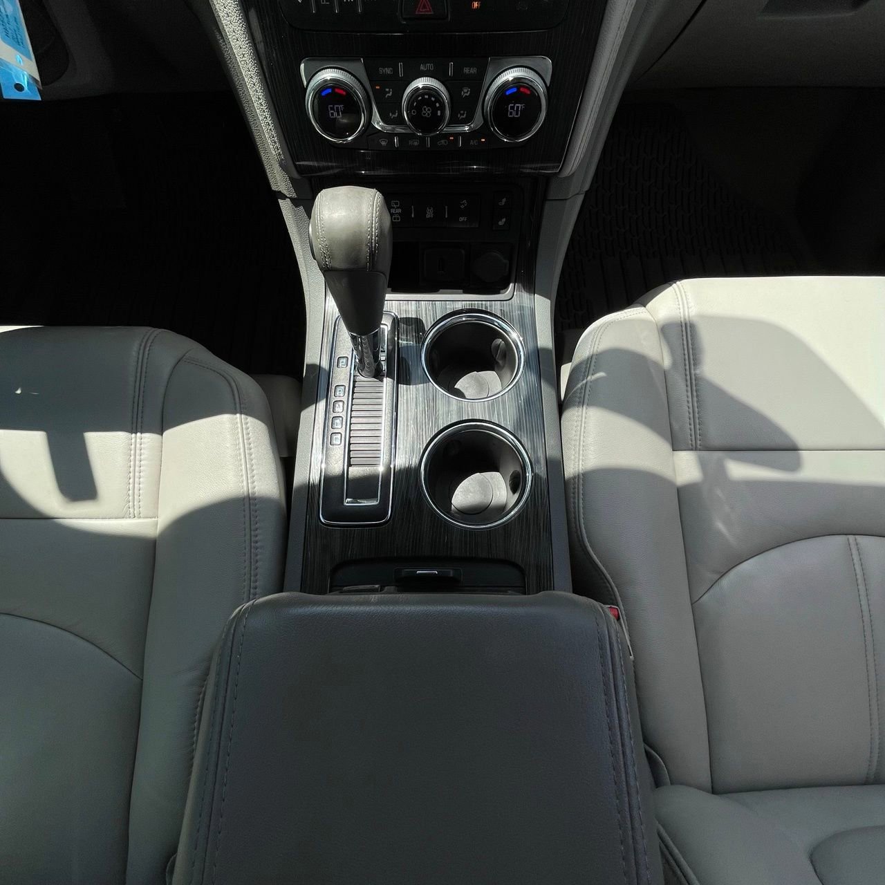 Used 2017 Chevrolet Traverse LT FWD image 18