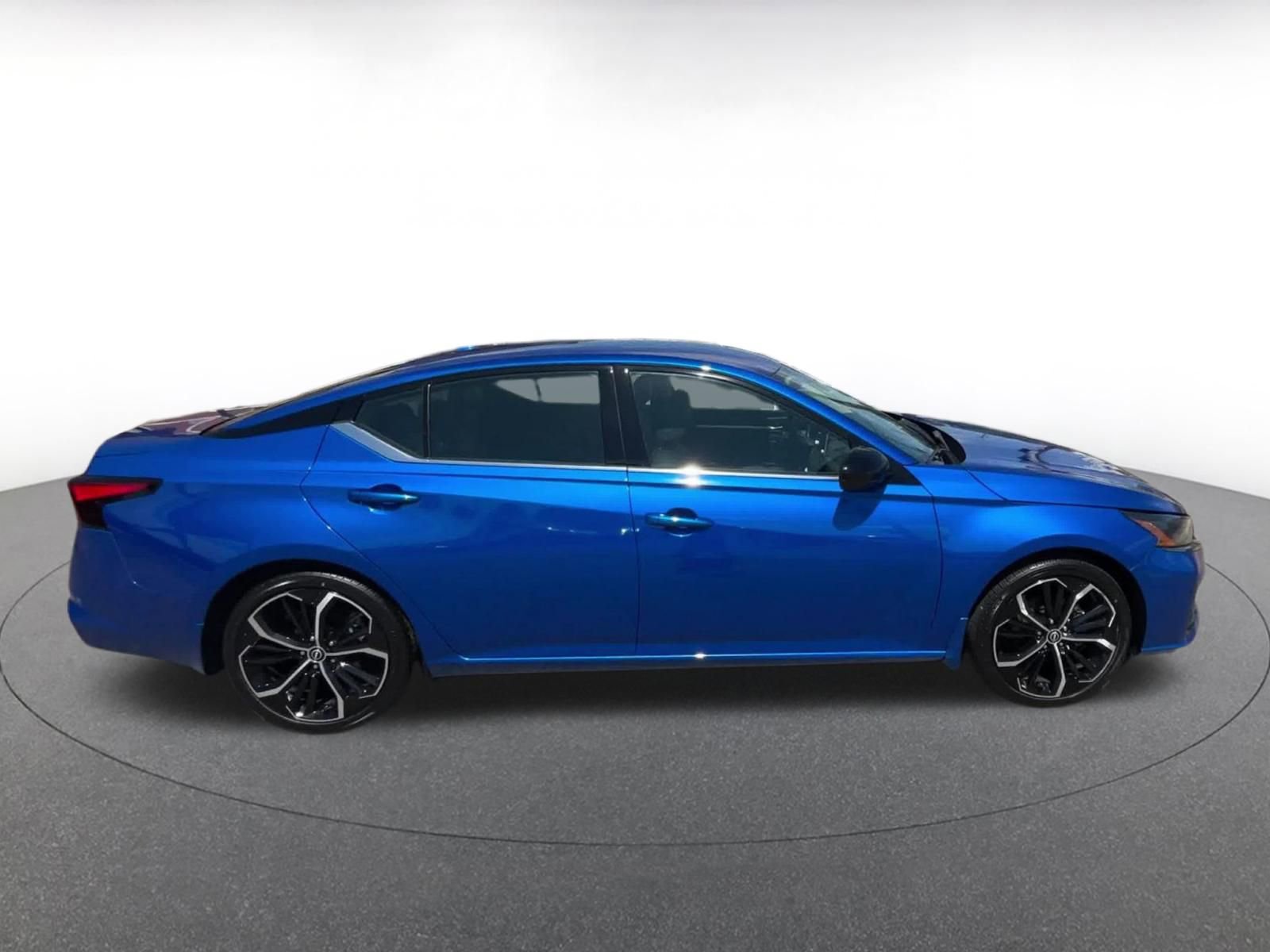 Used 2025 Nissan Altima 2.5 SR FWD image 16