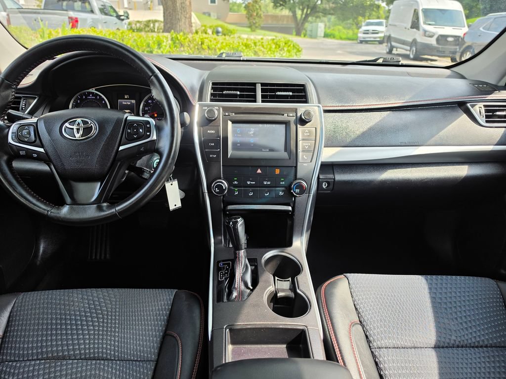 Used 2015 Toyota Camry SE FWD image 15