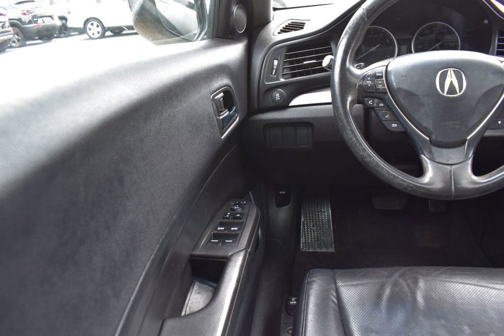Used 2013 Acura ILX w/ Technology Package FWD image 28