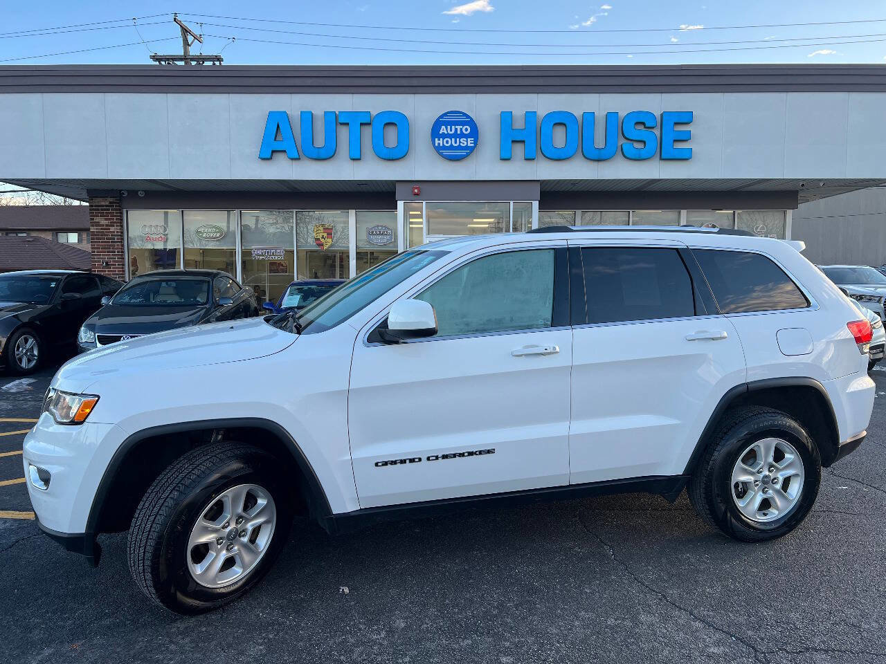 Used 2017 Jeep Grand Cherokee Laredo w/ Quick Order Package 23E AWD/4WD image 7