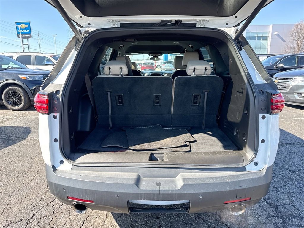 Used 2022 Chevrolet Traverse LT image 25