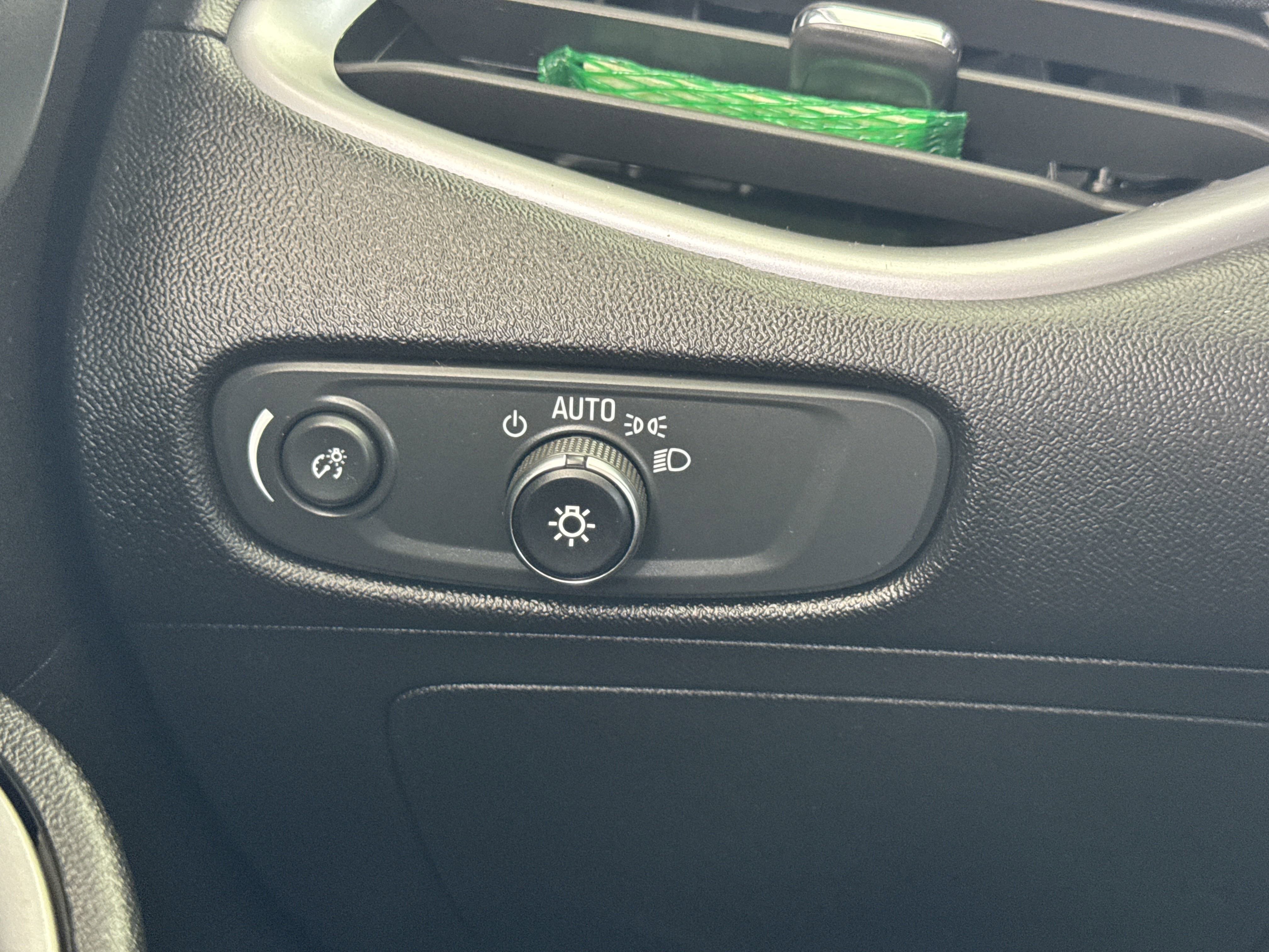 Certified 2023 Chevrolet Malibu LT image 28