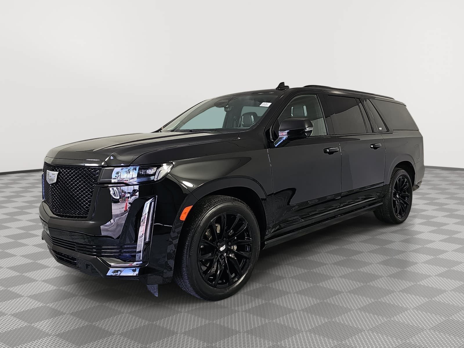 Used 2023 Cadillac Escalade ESV Sport Platinum w/ LPO, ONYX Package AWD/4WD image 4