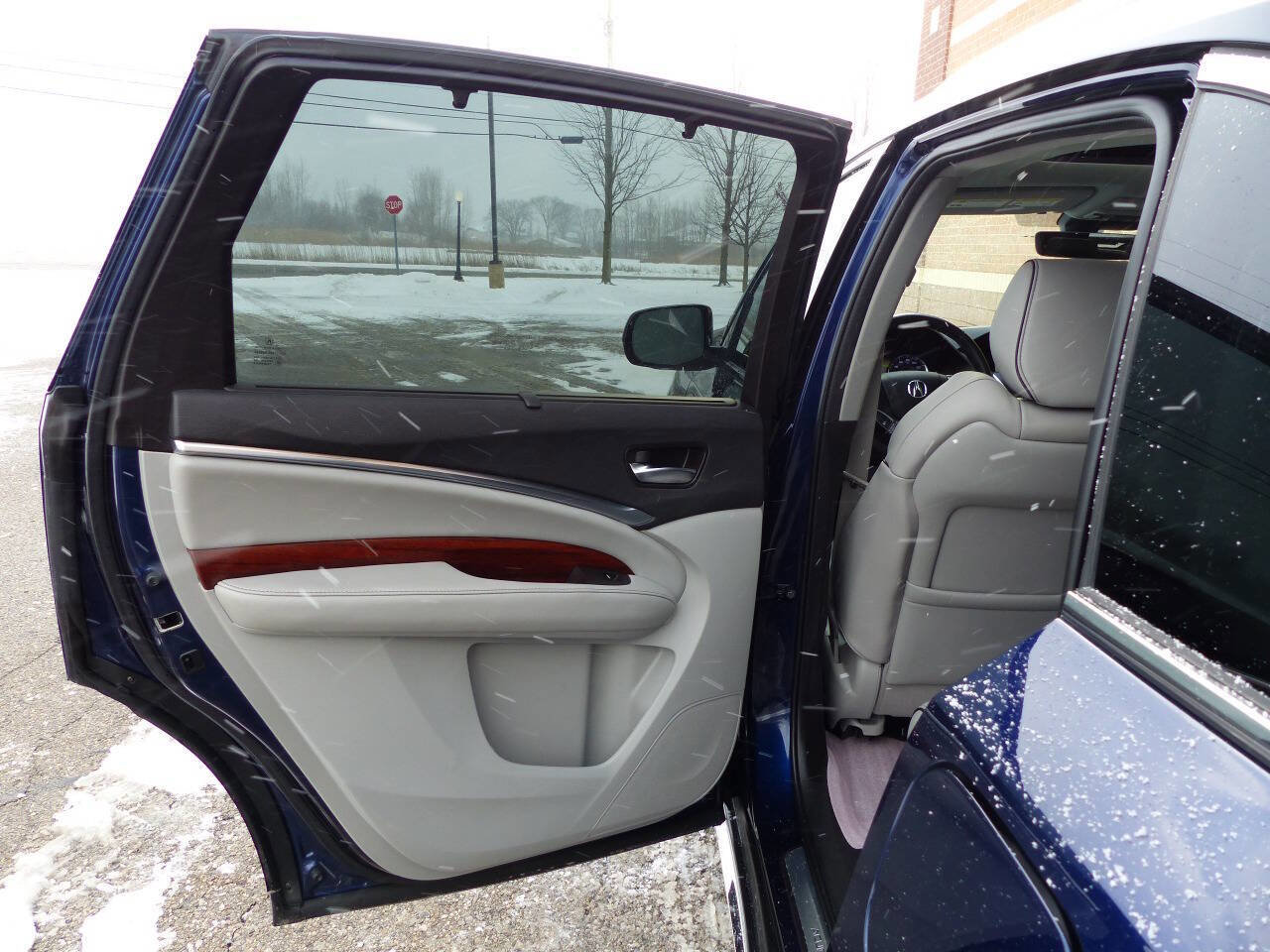 Used 2018 Acura MDX SH-AWD w/ Advance Package image 34