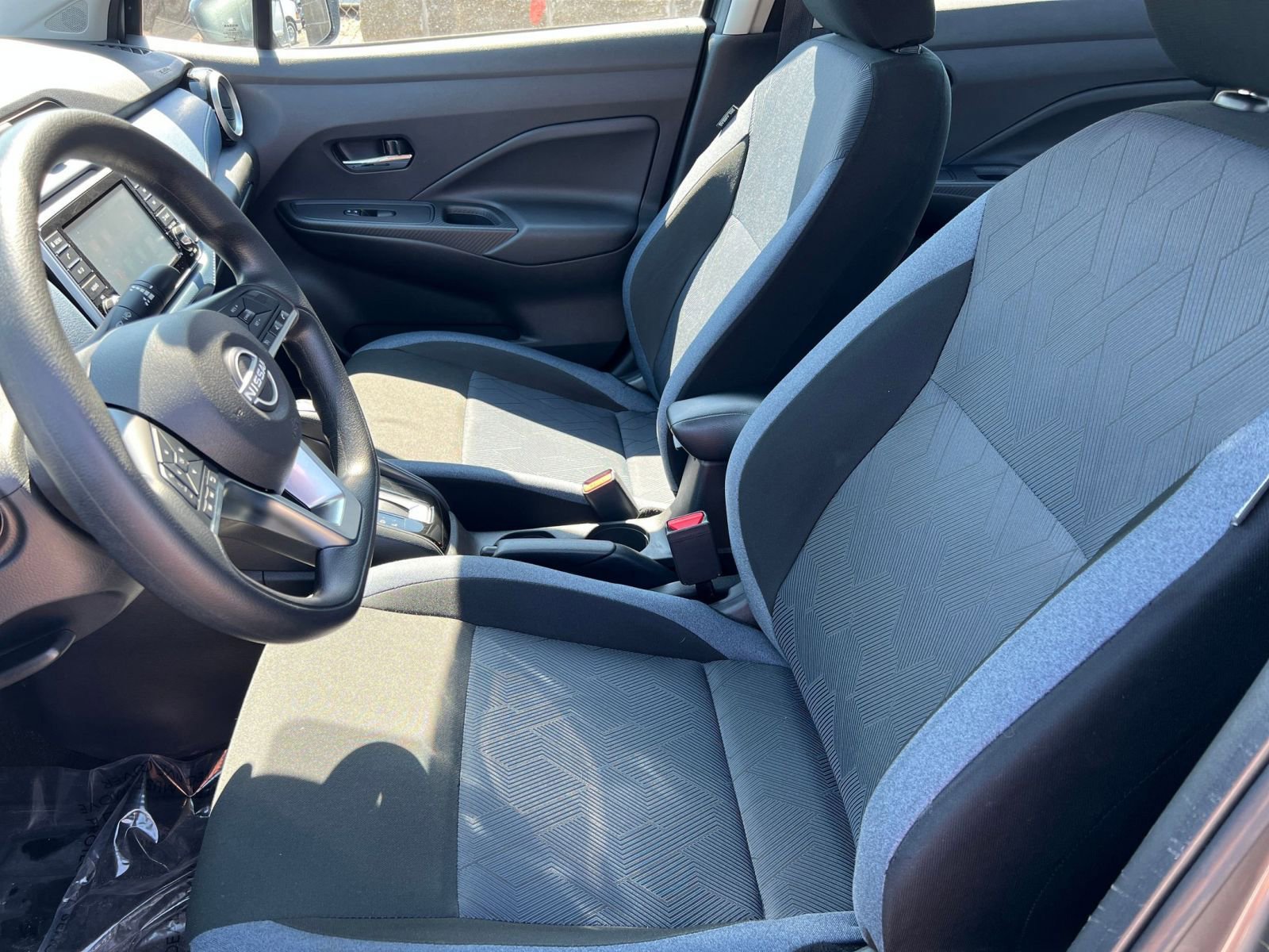 Used 2025 Nissan Versa SV FWD image 28