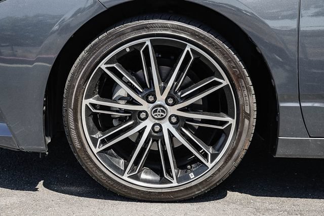 Used 2019 Toyota Avalon Touring w/ Advanced Safety Package FWD image 11