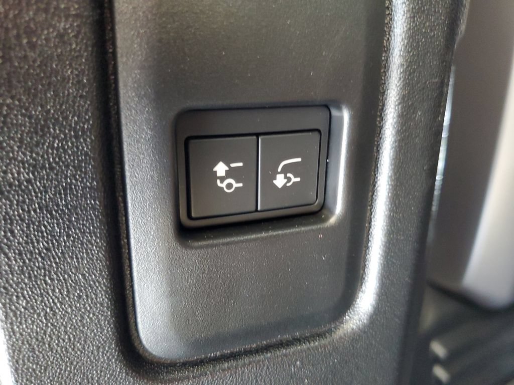 Certified 2025 Land Rover Defender 110 AWD/4WD image 35