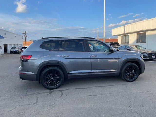 Used 2023 Volkswagen Atlas SEL R-Line AWD/4WD image 3