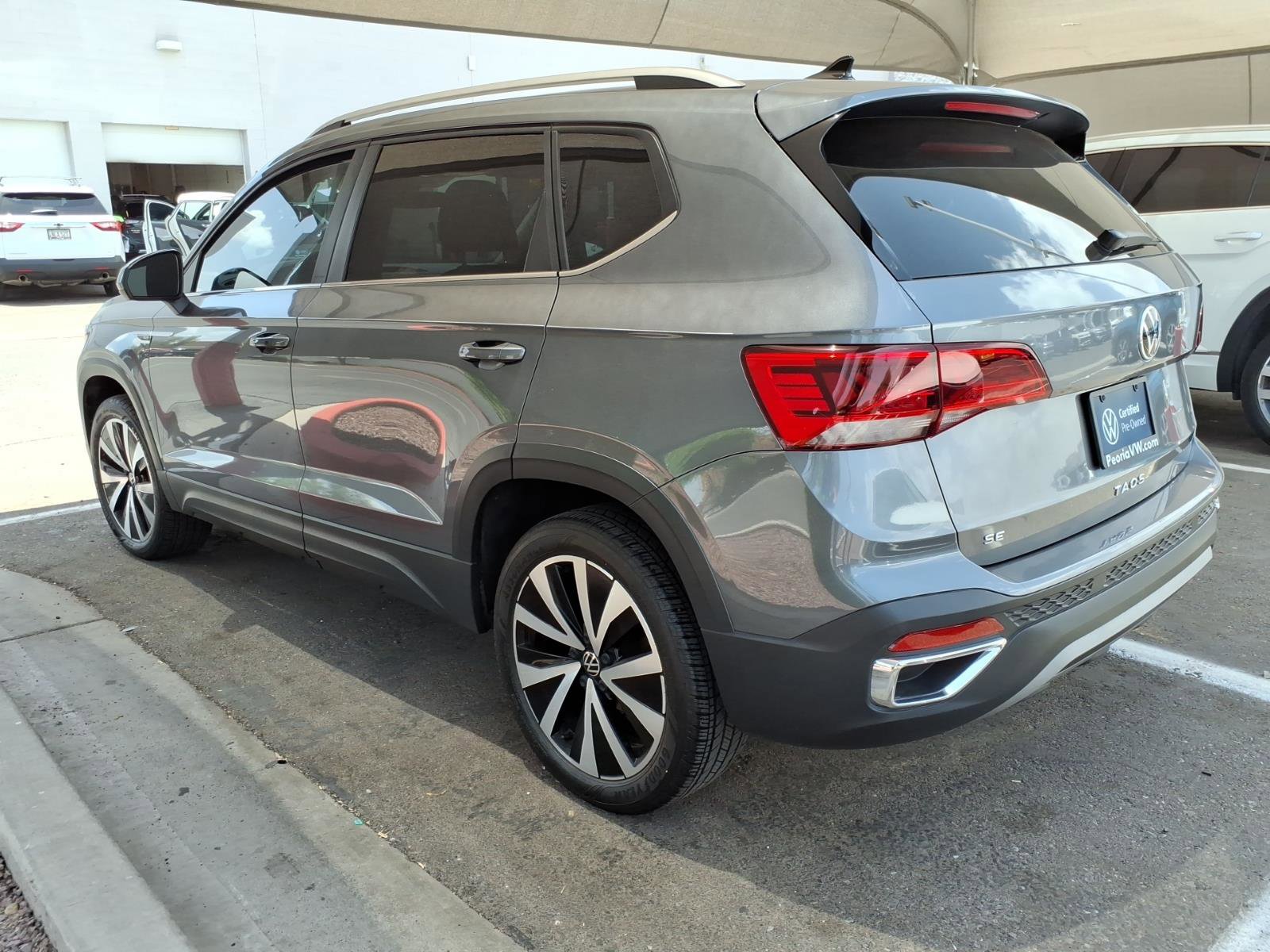 Certified 2023 Volkswagen Taos SE FWD image 3