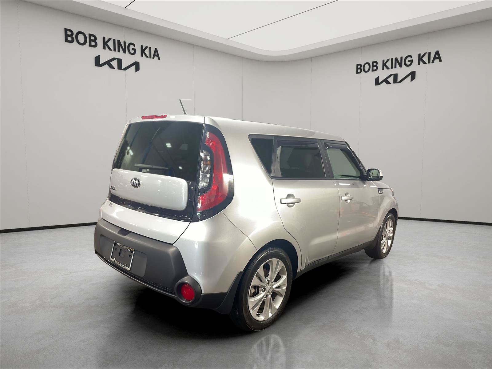 Used 2015 Kia Soul + FWD image 5
