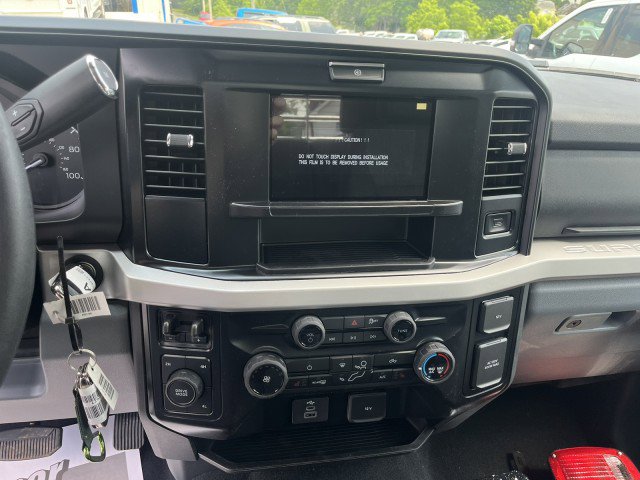New 2025 Ford F550 4x4 SuperCab Super Duty w/ XLT Value Package image 17