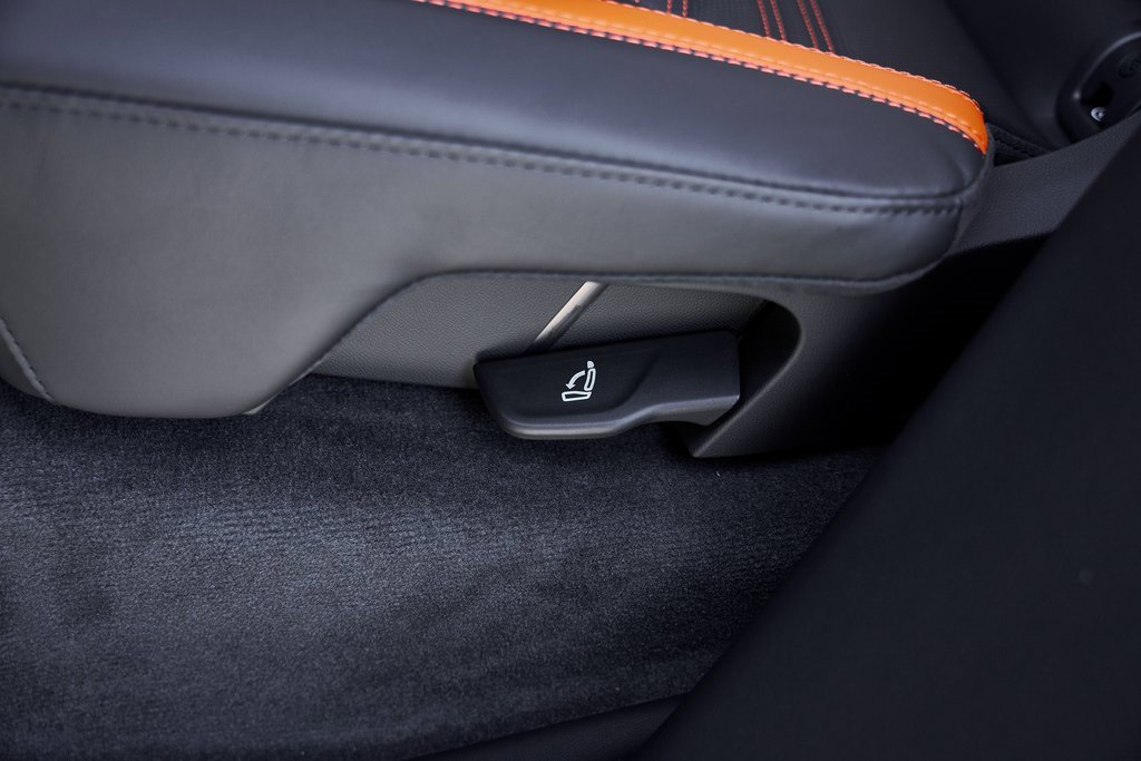 Used 2025 Lamborghini Urus SE image 52